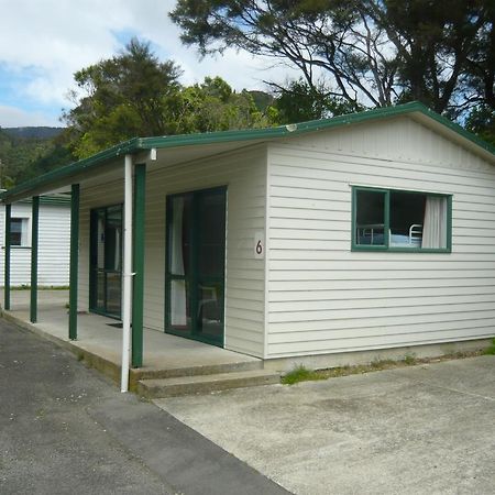 Alexanders Holiday Park Hotel Picton Exterior photo